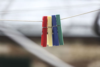 Clothes pins on cloth line