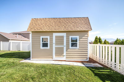 Exterior of house against sky