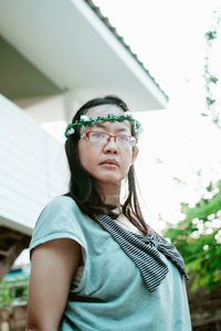 Portrait of woman wearing headband. 