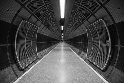 Illuminated tunnel