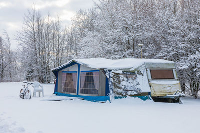 Winter camping with a caravan and tent