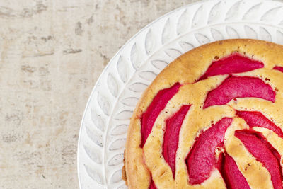 Apple pie with alchermes from above.