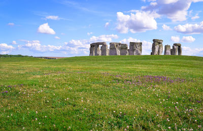View of stonehenge against cloudy sky