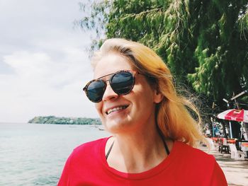 Portrait of woman wearing sunglasses