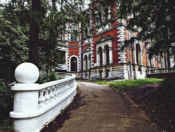 Walkway leading to tunnel
