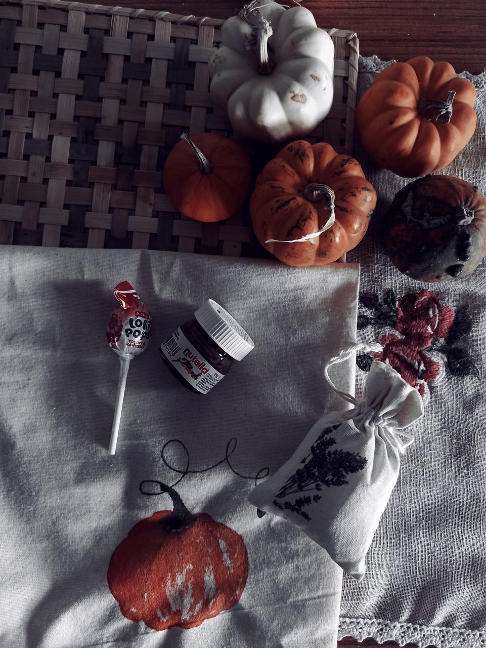 HIGH ANGLE VIEW OF FRUITS IN CONTAINER ON TABLE