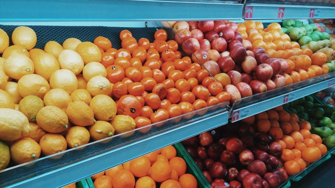 healthy eating, fruit, food, food and drink, large group of objects, retail, wellbeing, abundance, freshness, choice, orange color, variation, market, citrus fruit, store, no people, container, orange - fruit, vegetable, arrangement, orange, order, ripe, sale