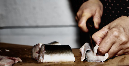 Preparation of fresh eel for a homemade unagi no kabayaki menu