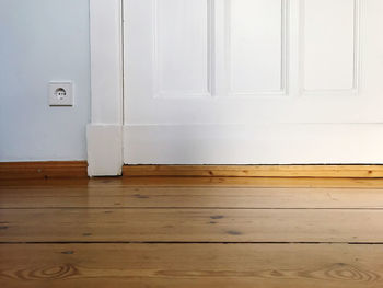 View of white hardwood floor