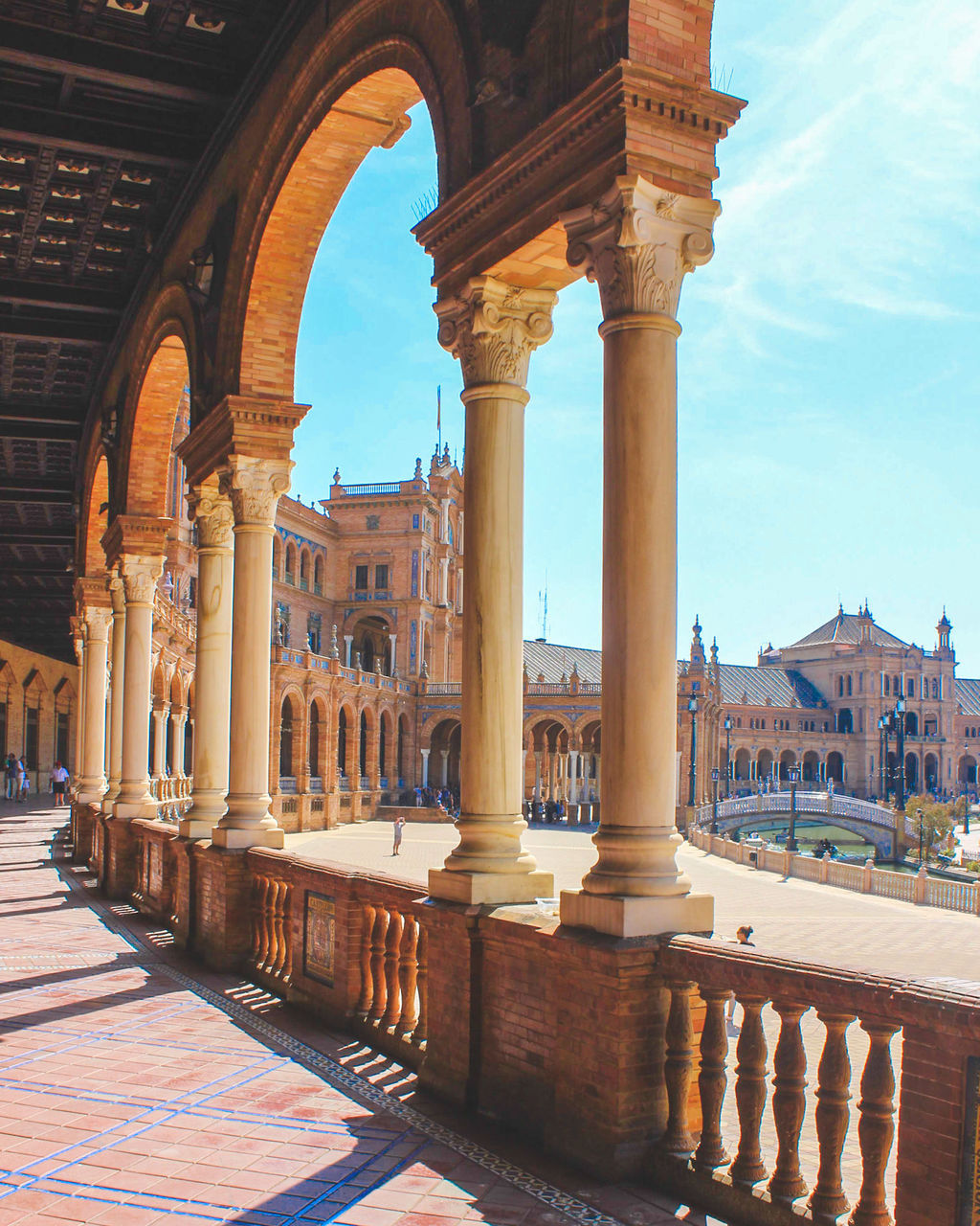 architectural column, architecture, built structure, the past, arch, history, building exterior, travel destinations, tourism, travel, nature, city, sky, day, no people, building, low angle view, ancient, colonnade, outdoors, ancient civilization, neo-classical