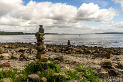 Stones stacked on top of each other in the form of small mounds or turrets