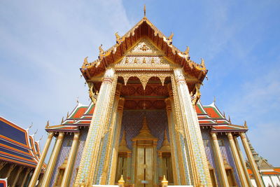 Prasat phra thep bidon high thai architecture in the rattanakosin period 