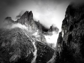 Panoramic view of rocky mountains against sky, dolomiten 