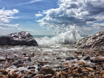 Waves splashing on rocks