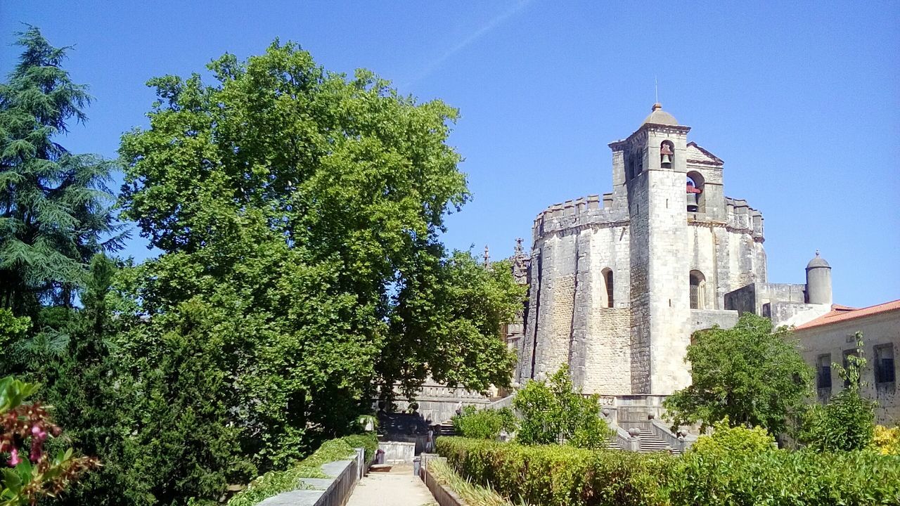 LOW ANGLE VIEW OF TOWER AGAINST SKY