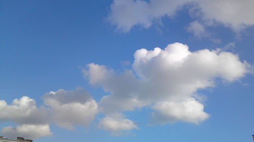 Low angle view of cloudy sky