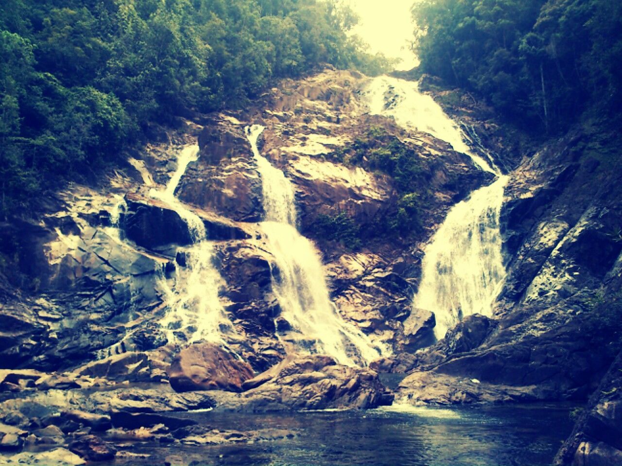 water, waterfront, beauty in nature, nature, scenics, tranquility, flowing water, rock - object, tranquil scene, river, tree, flowing, motion, forest, stream, waterfall, rock formation, idyllic, sunlight, non-urban scene