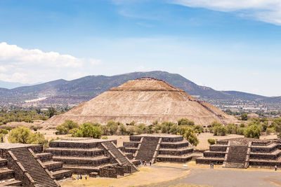 Scenic view of the sun's pyramid in teotihuacan, mexico.