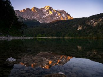 Scenic view of the eibsee in front of the zugspitze
