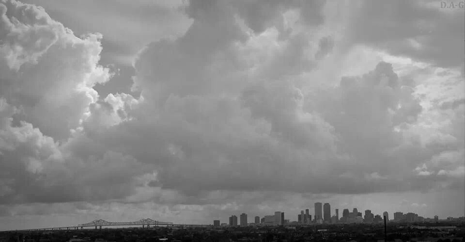 building exterior, sky, architecture, cloud - sky, city, built structure, cloudy, cityscape, cloud, weather, skyscraper, overcast, residential district, nature, outdoors, residential building, urban skyline, no people, day, crowded