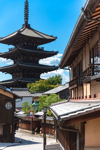 Yasaka-dori hokanji temple yasaka pagoda, near sannen-zaka and ninen-zaka slopes. kyoto, japan