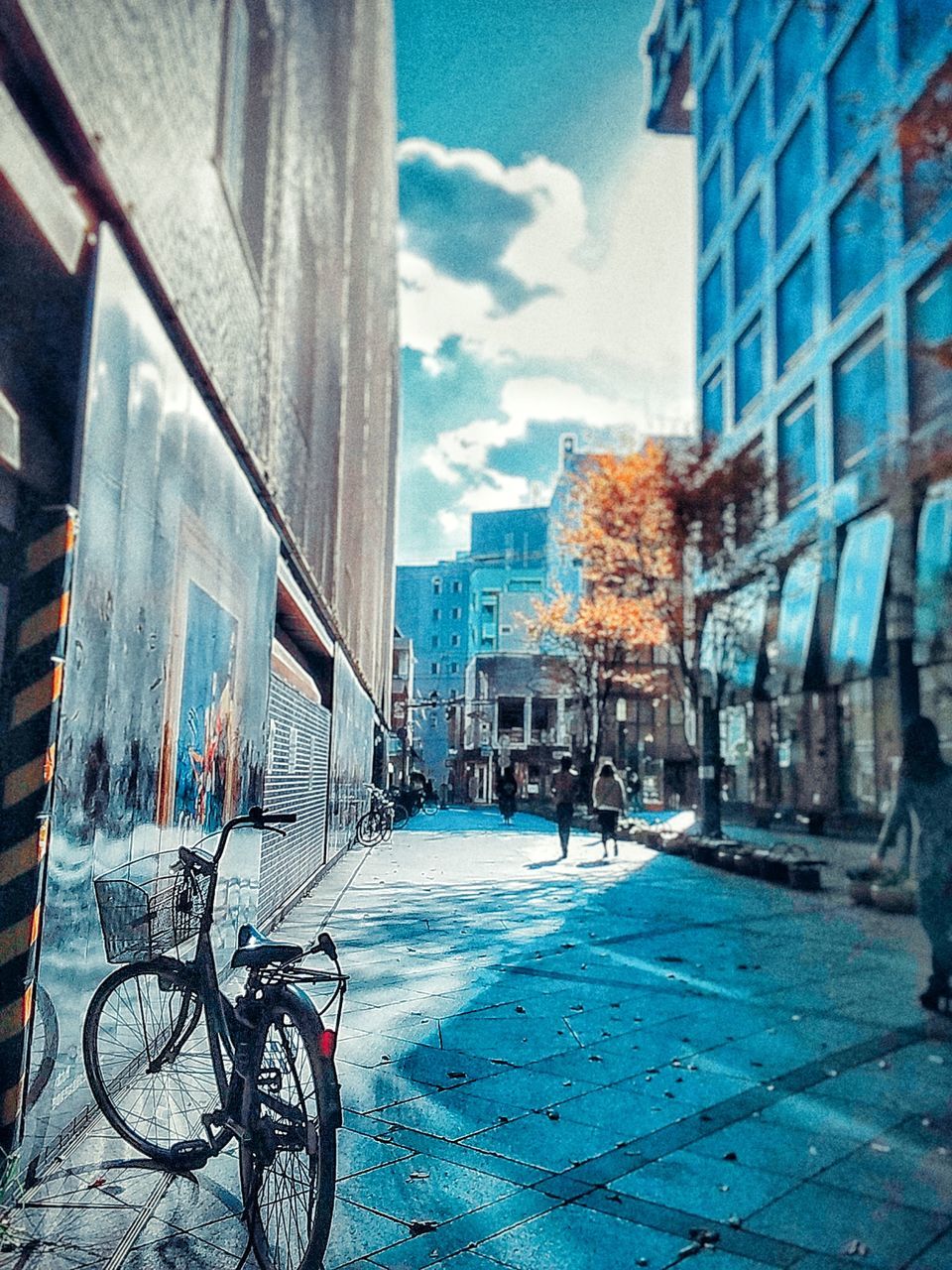 VIEW OF BUILDINGS IN CITY