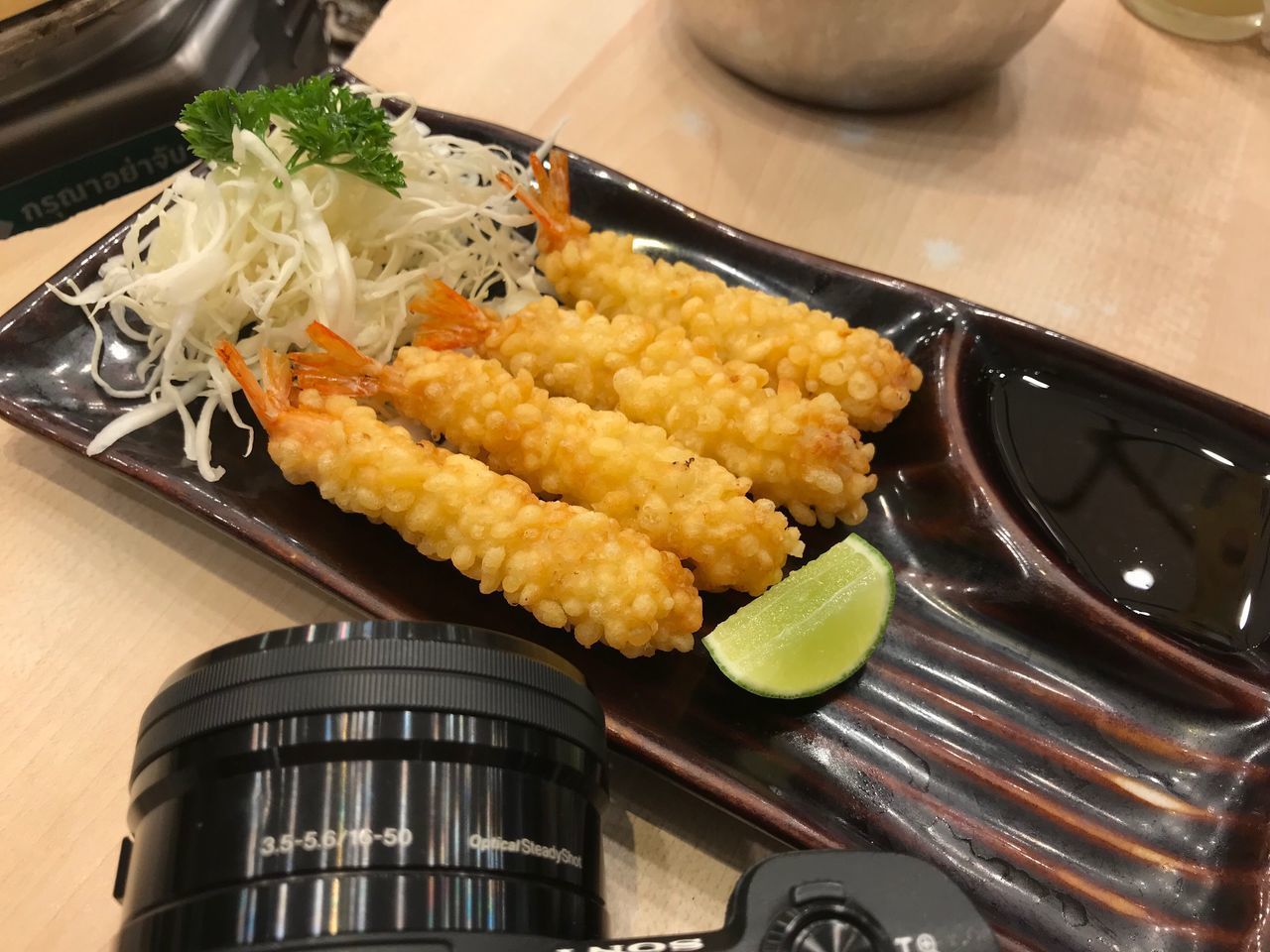 HIGH ANGLE VIEW OF FOOD SERVED IN PLATE