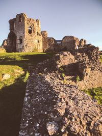 Old ruin building against sky