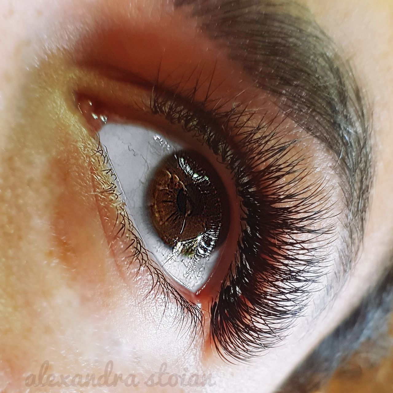 EXTREME CLOSE-UP OF EYE