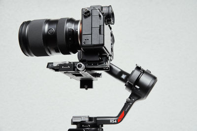 Sony camera mounted on dji rs4 gimbal. camera stabilization technology. electronic steadicam dji