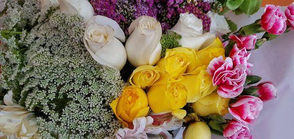 Close-up of rose bouquet