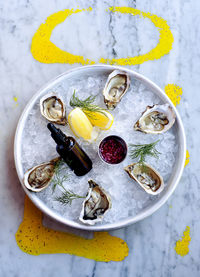 Oysters on ice