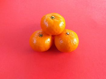 Close-up of orange fruits