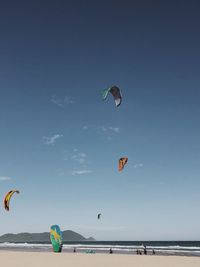 Kitesurfers captured in sanya, china