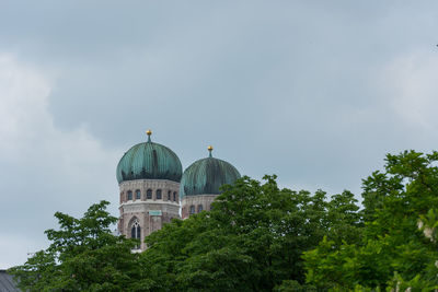 View of temple building against sky