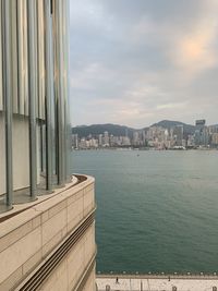 Relax with the iconic hongkong view