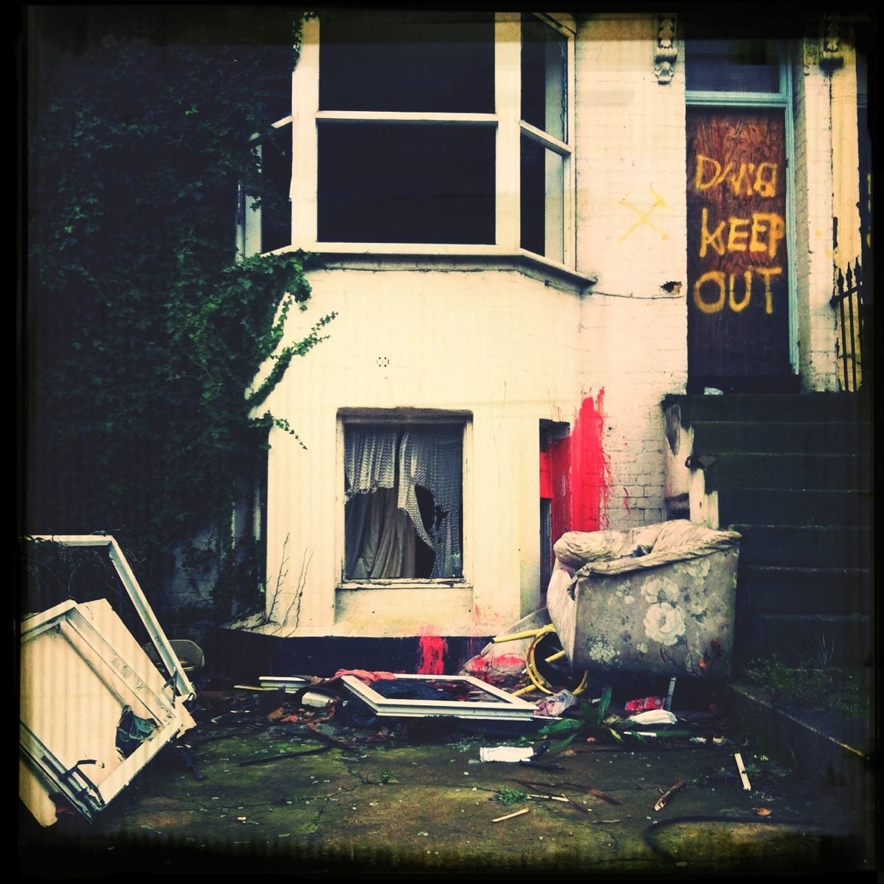 architecture, building exterior, built structure, house, abandoned, residential structure, residential building, window, old, chair, door, auto post production filter, obsolete, absence, building, damaged, transfer print, empty, day, run-down