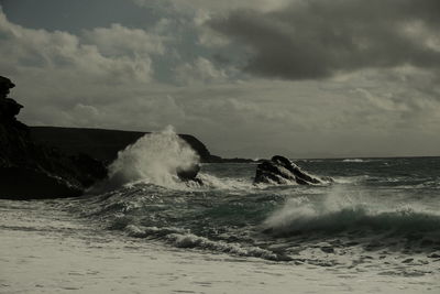 wave