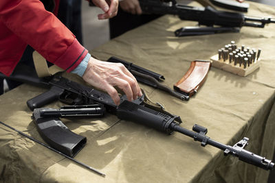 Close-up of riffles on table