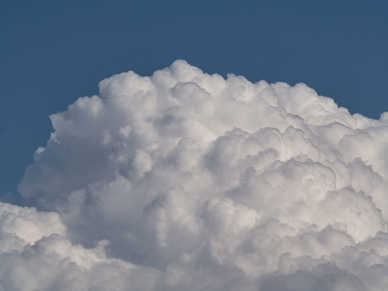 LOW ANGLE VIEW OF CLOUDY SKY