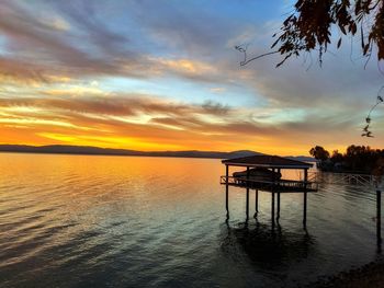 Soothing serene waters against softly lite sky in clearlake, northern california.