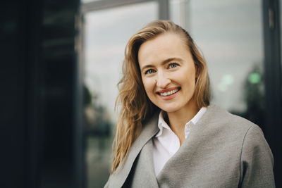 Portrait of a smiling young woman