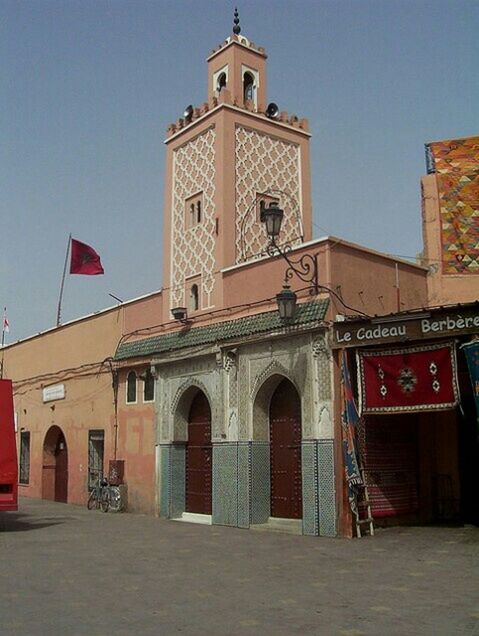 architecture, building exterior, built structure, place of worship, religion, clear sky, spirituality, church, facade, low angle view, entrance, history, sky, travel destinations, famous place, day, outdoors, exterior