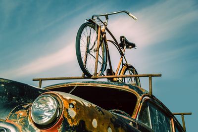 Bicycle wheel against sky