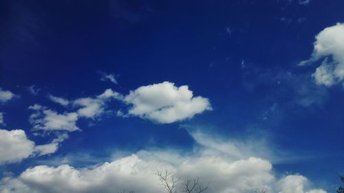 Low angle view of cloudy sky