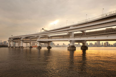 Access ramp to rainbow bridge, odaiba, tokyo, kanto region, honshu, japan