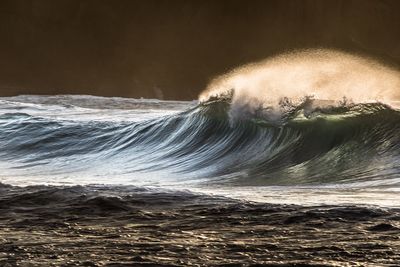 Waves splashing in sea