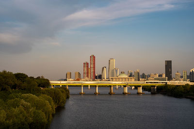 Bridge over han river against sky