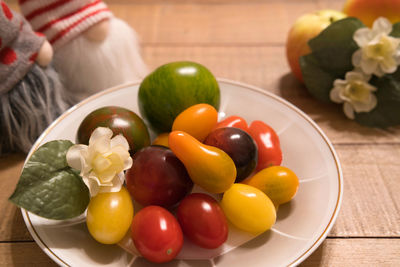 Close-up of fruits in bowl on table