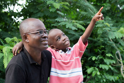 The child in turn shows his father what he had to show him.